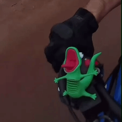 🦎 Funny Lizard Motorcycle Buddy – Cute Handlebar Decoration, Fun Riding Companion & Unique Biker Gift 🏍️🔥